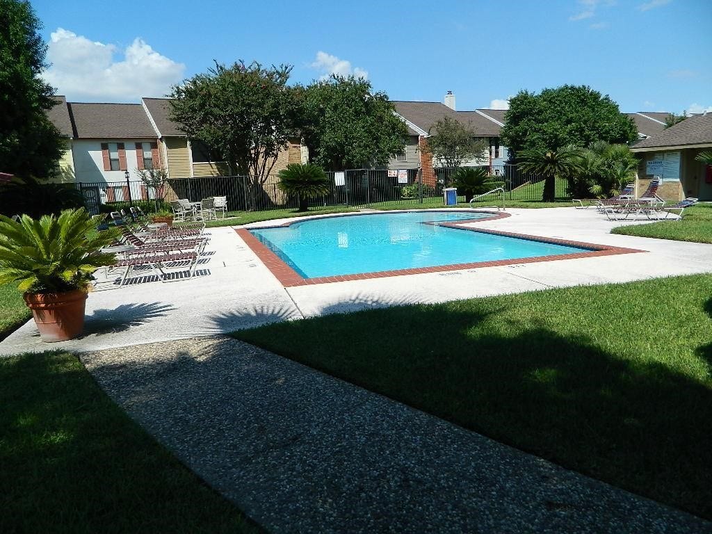Great pool on site