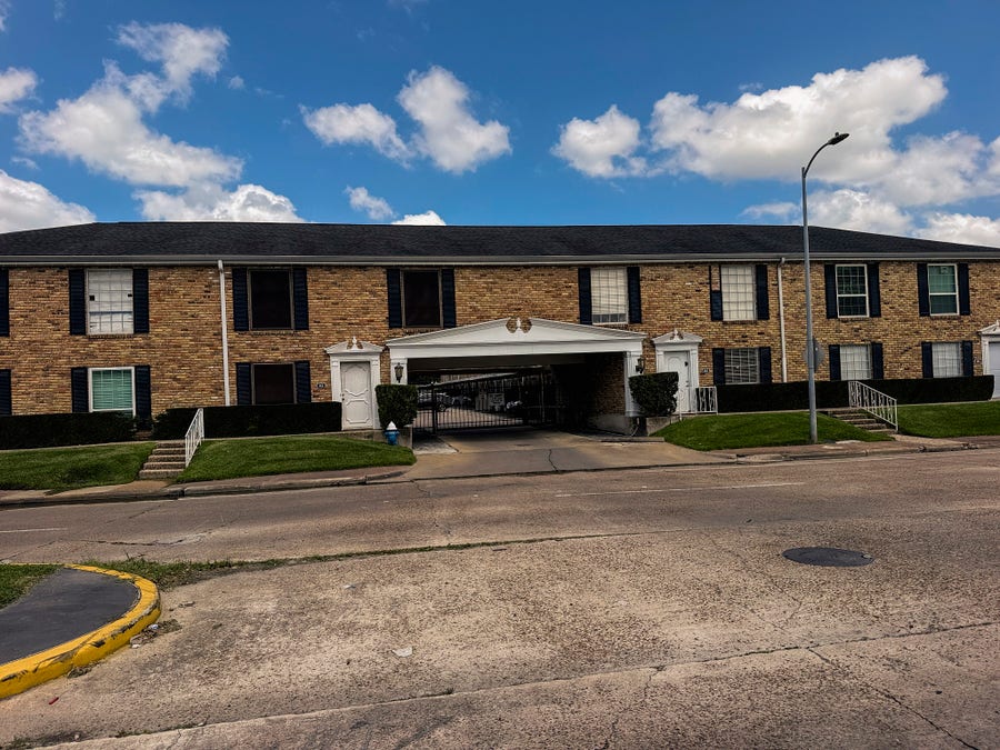 Property photo for 2201 Fountain View Drive, #20, Houston, TX