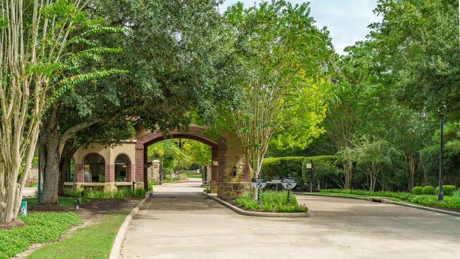 Property photo for 7 Primm Valley Ct, The Woodlands, TX