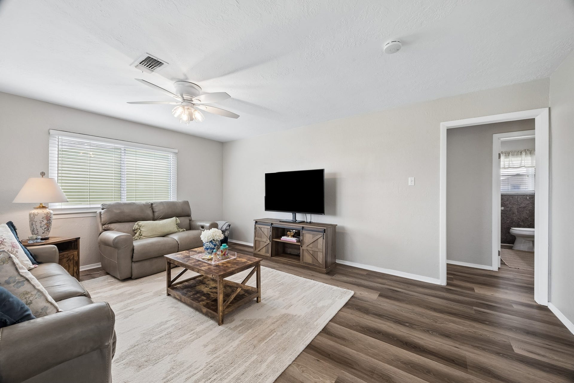 161 Barracuda Street, Hitchcock, TX 77563 161 Barracuda Street, Hitchcock, TX 77563