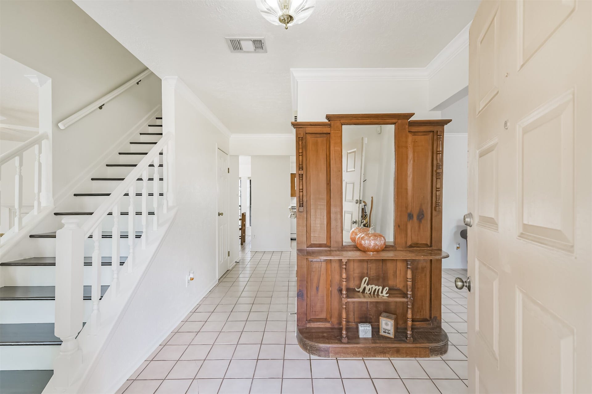 15730 Maple Manor Drive, Houston, TX 77095 Entryway