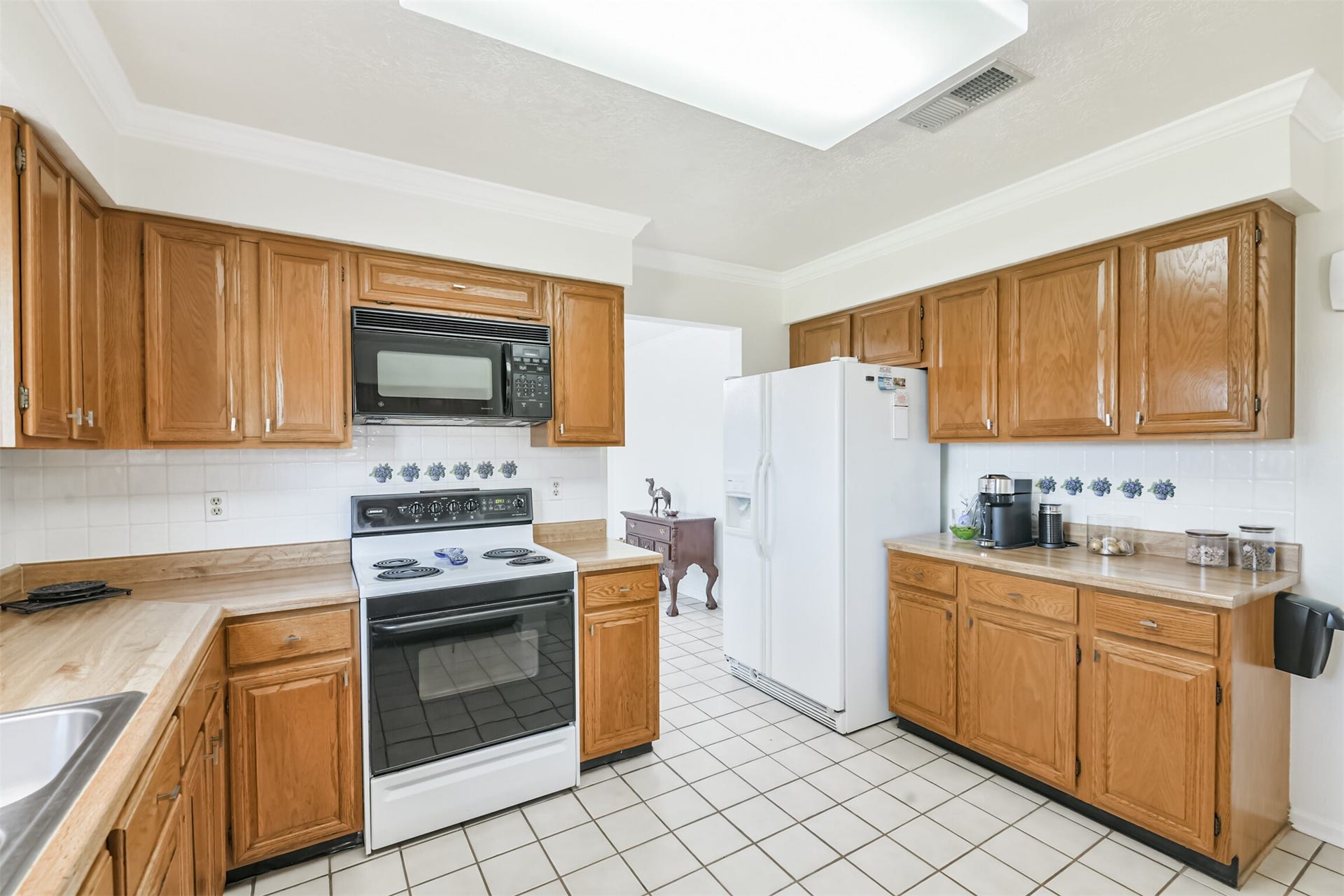 15730 Maple Manor Drive, Houston, TX 77095 Kitchen