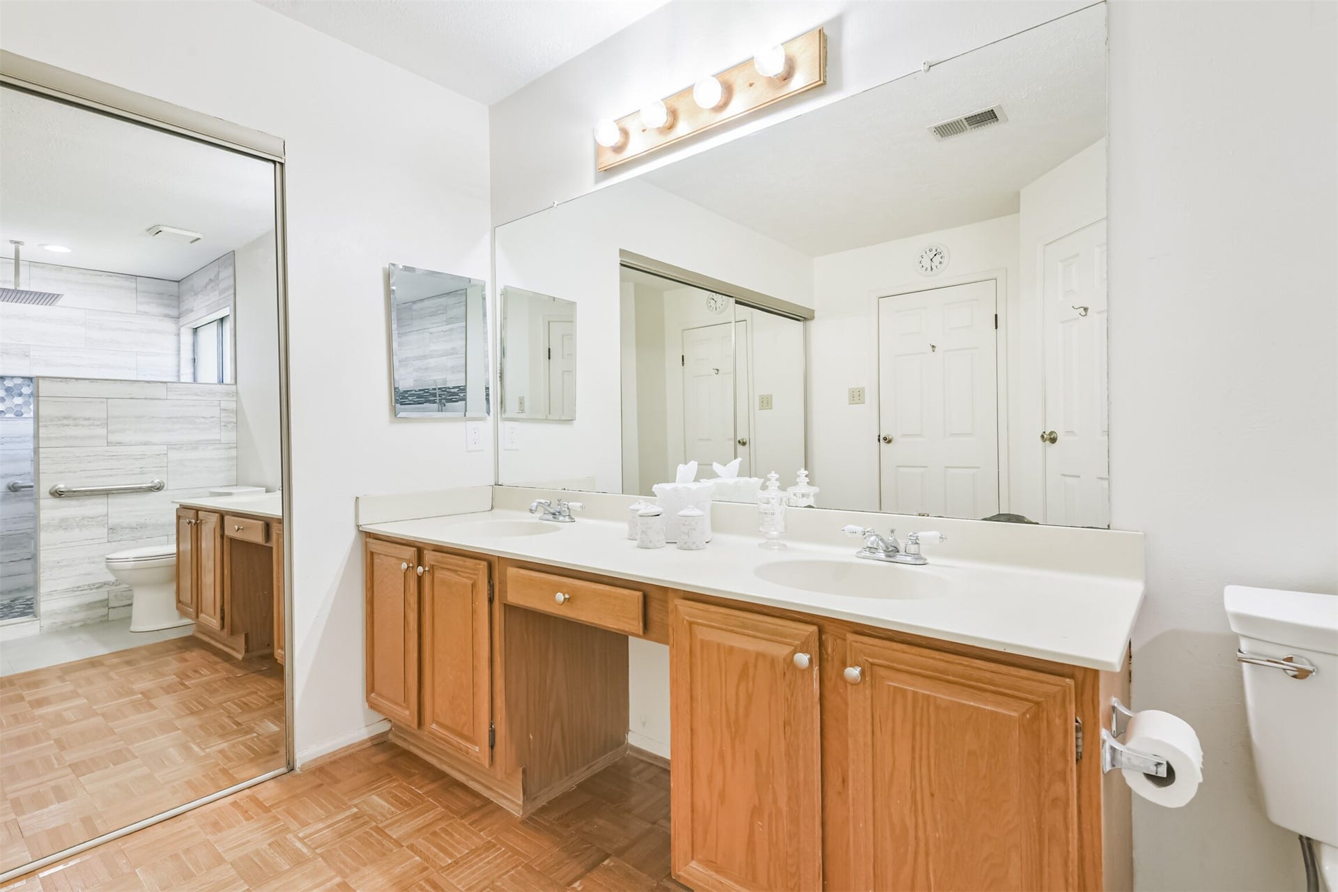 15730 Maple Manor Drive, Houston, TX 77095 primary vanity