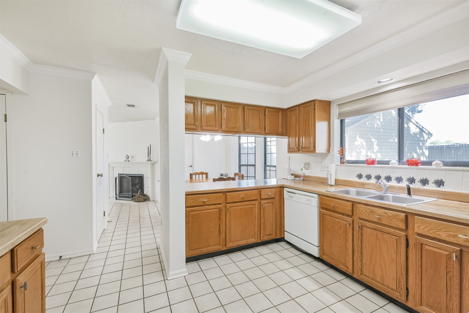 15730 Maple Manor Drive, Houston, TX 77095 Kitchen