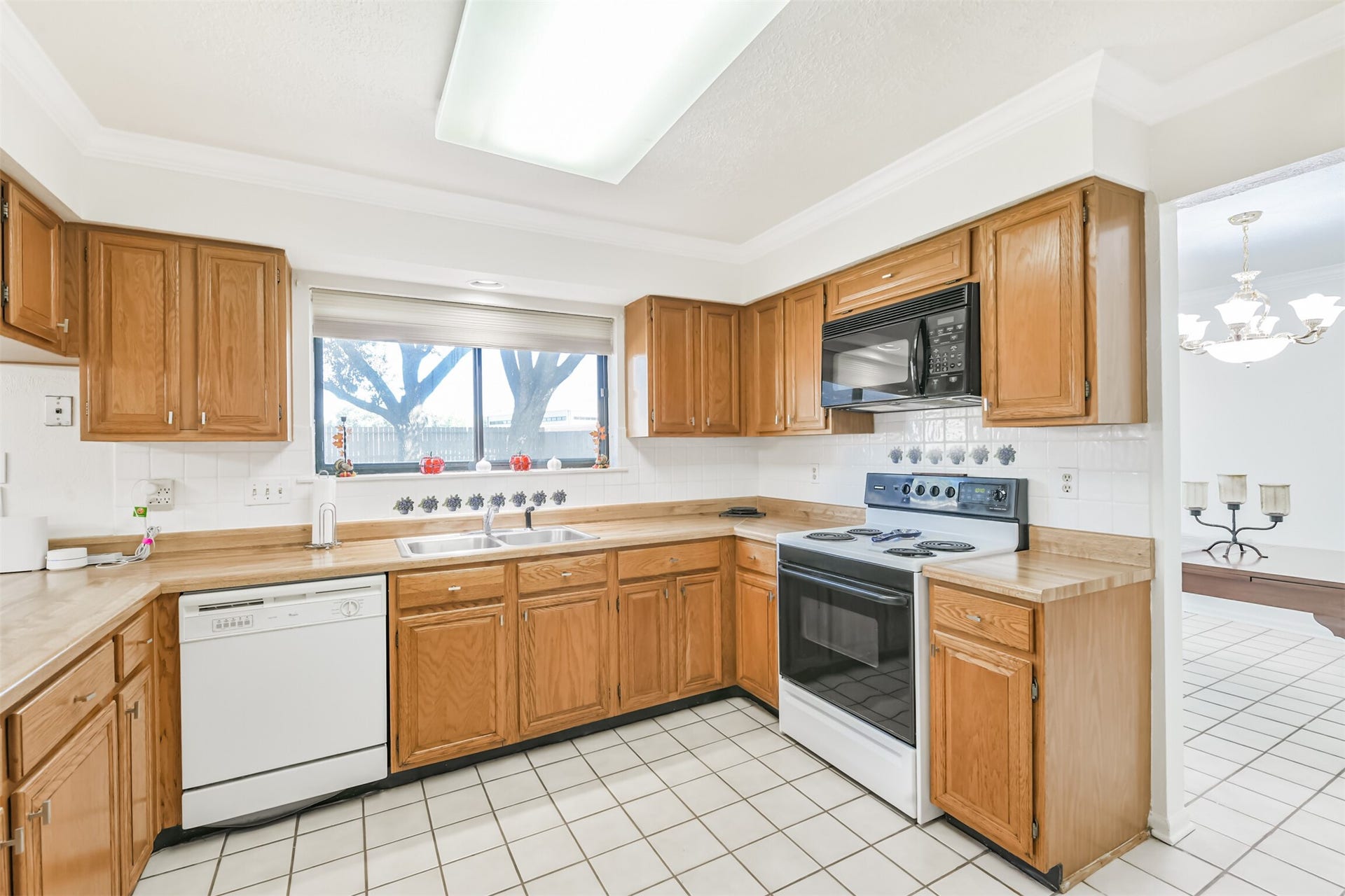 15730 Maple Manor Drive, Houston, TX 77095 Kitchen