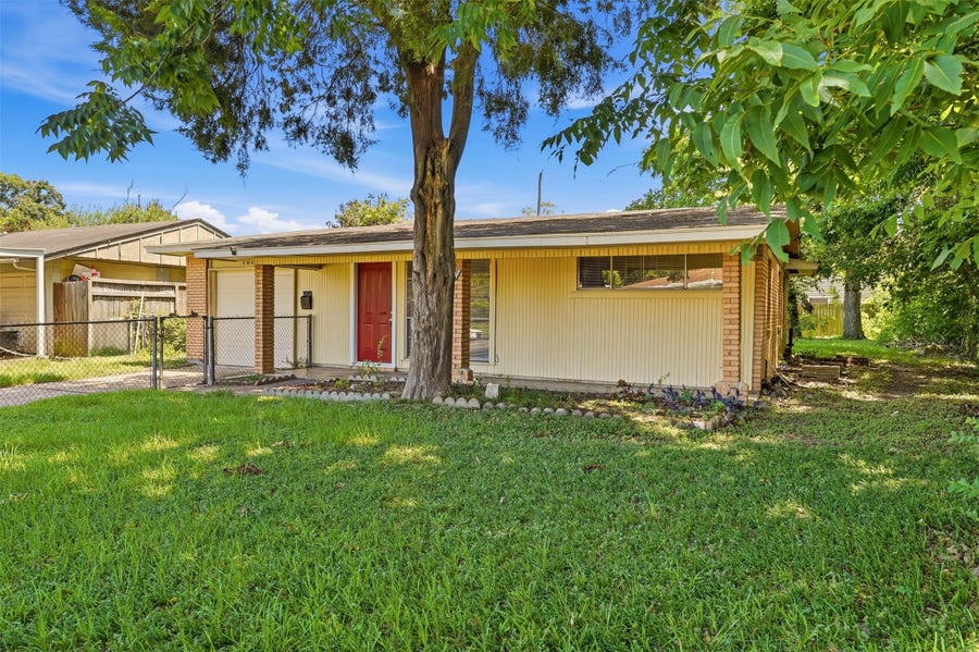 Property photo for 10227 Glenmawr Drive, Houston, TX