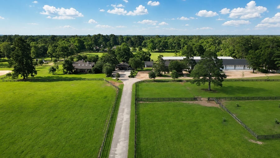 Property photo for 31626 Dobbin Hufsmith, Magnolia, TX