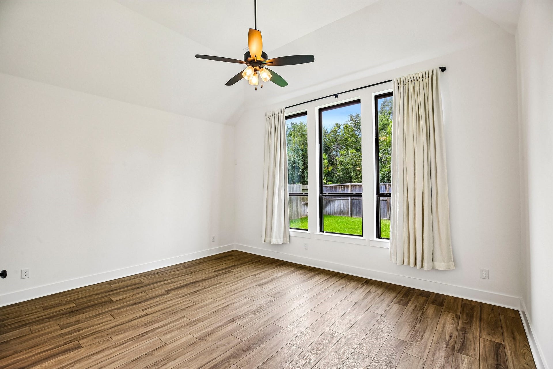 1923 Golden Leaf Drive, Missouri City, TX 77459 1923 Golden Leaf Drive, Missouri City, TX 77459