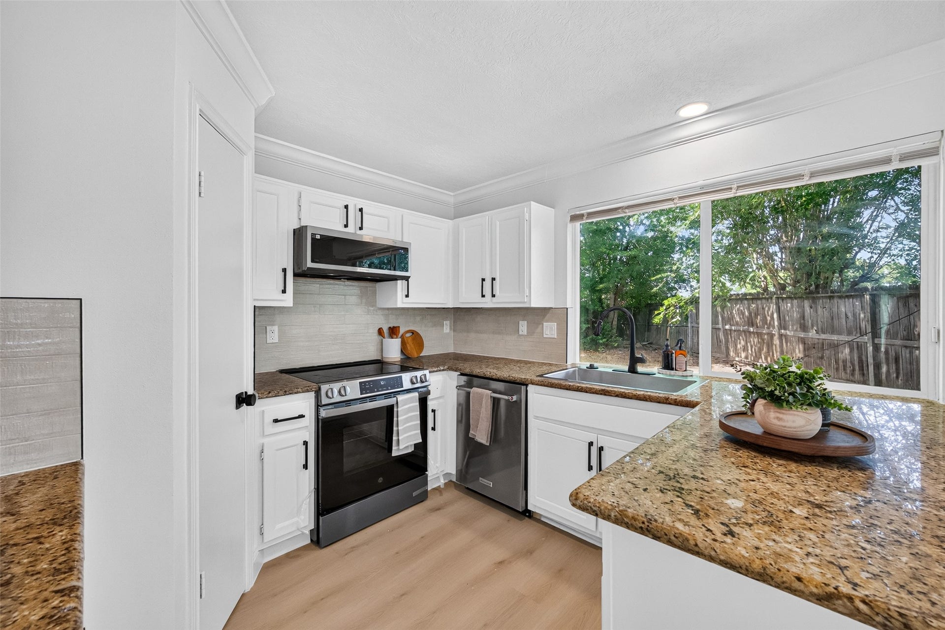 7842 Micheline Circle, Missouri City, TX 77071 Kitchen