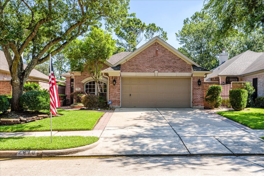Property photo for 2810 Silver Bough Circle Circle, Houston, TX