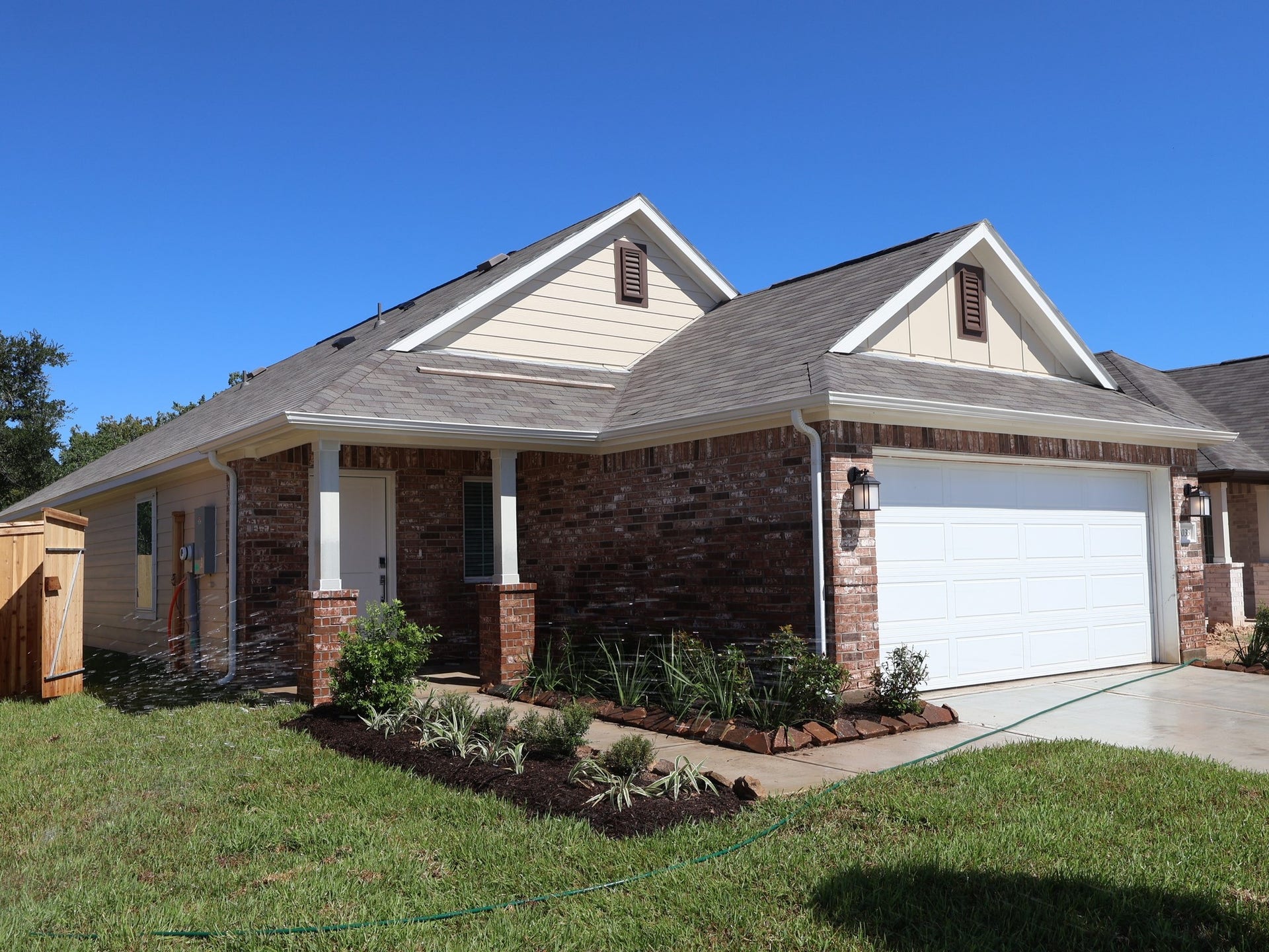 1033 Garnet Star Drive, La Marque, TX 77568 1033 Garnet Star Drive, La Marque, TX 77568
