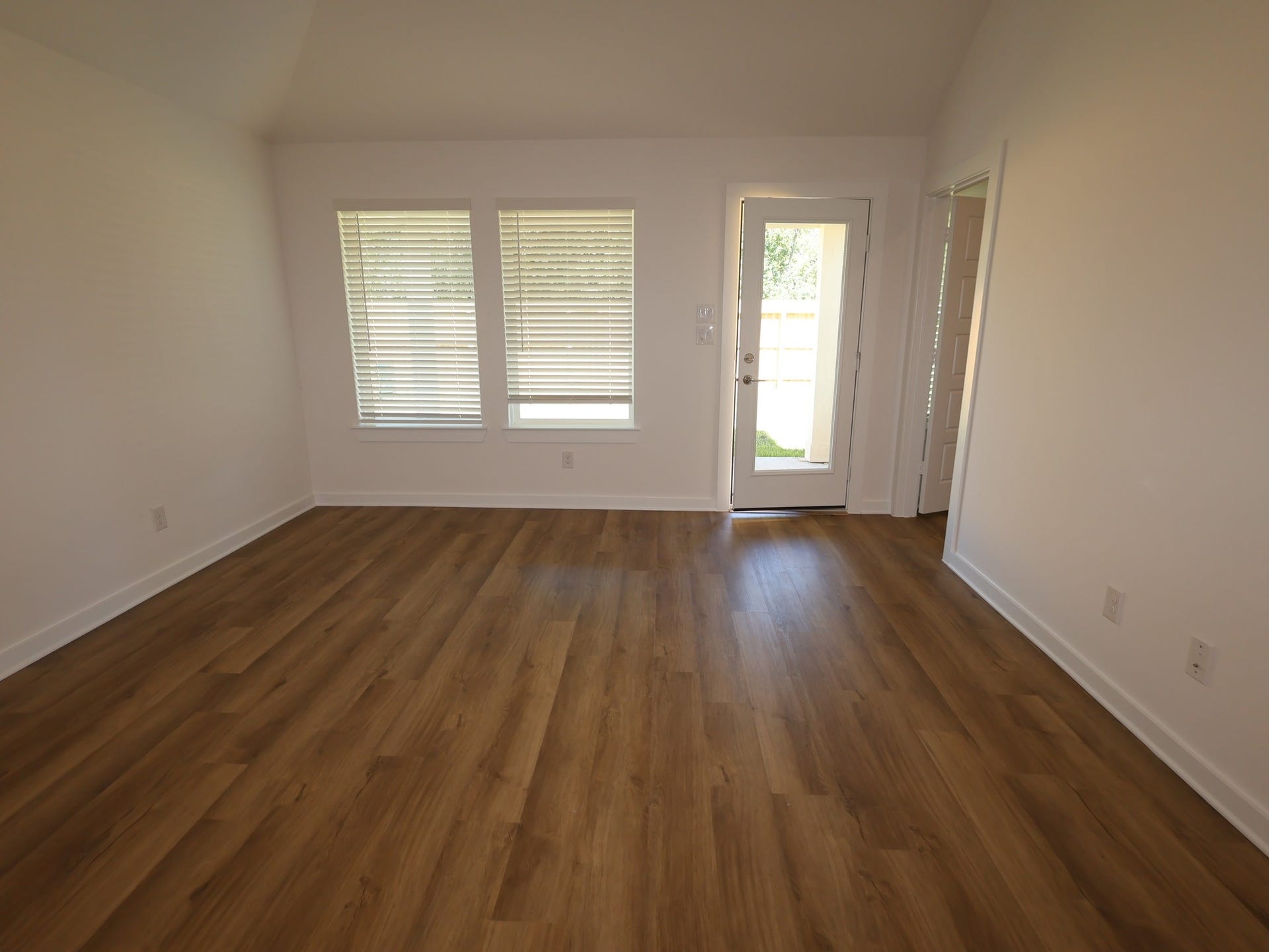 1033 Garnet Star Drive, La Marque, TX 77568 1033 Garnet Star Drive, La Marque, TX 77568