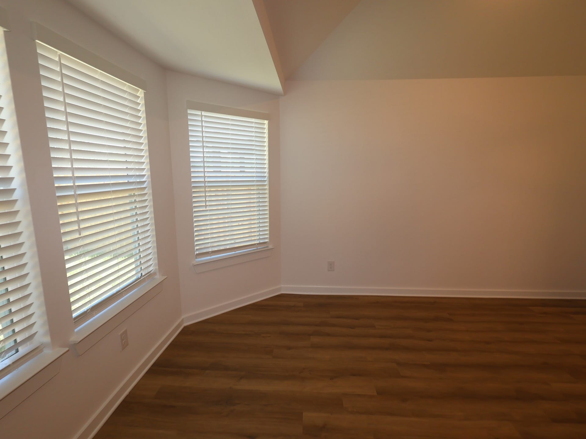 1033 Garnet Star Drive, La Marque, TX 77568 1033 Garnet Star Drive, La Marque, TX 77568