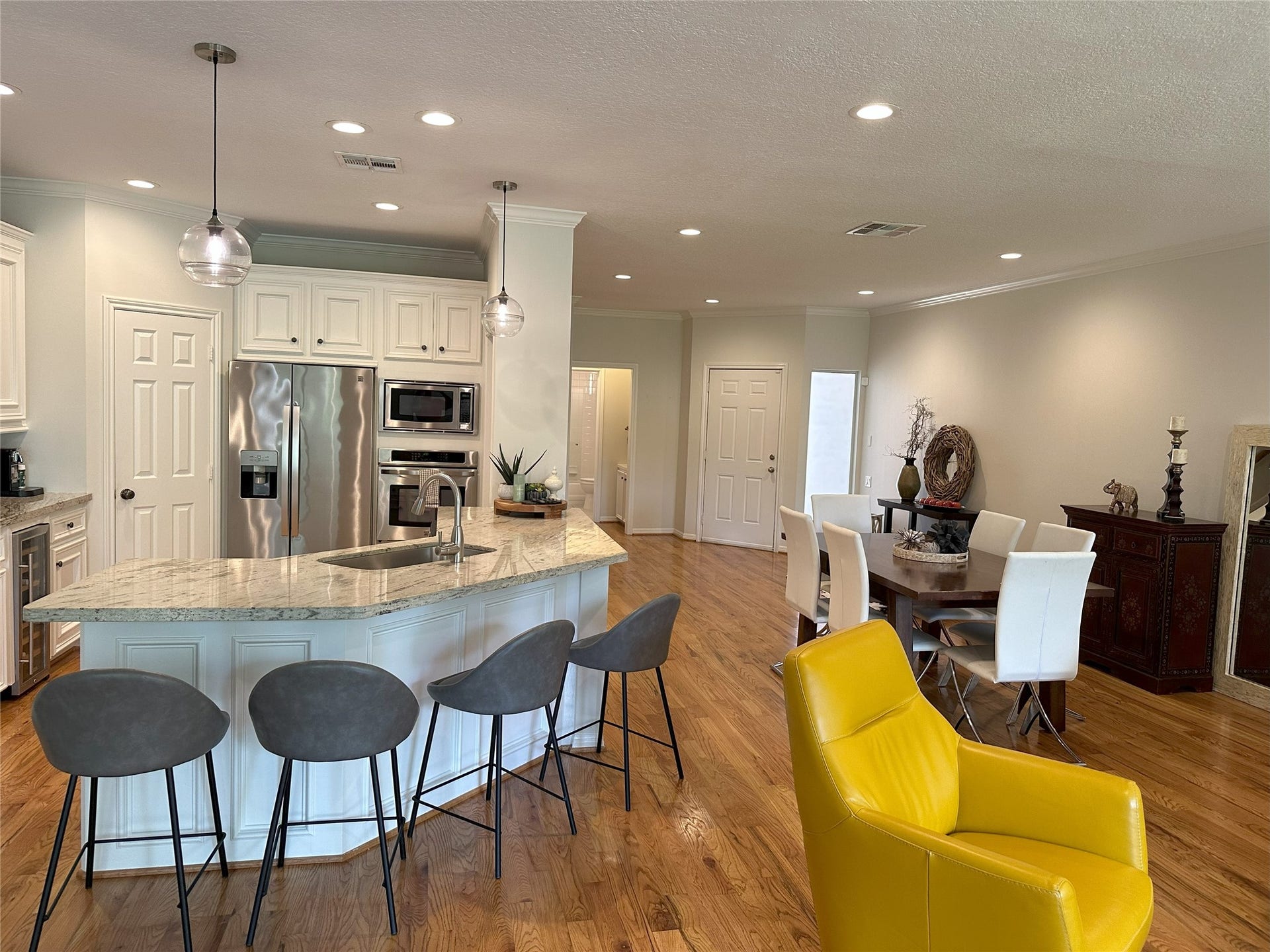309 Lakeside Lane, Houston, TX 77058