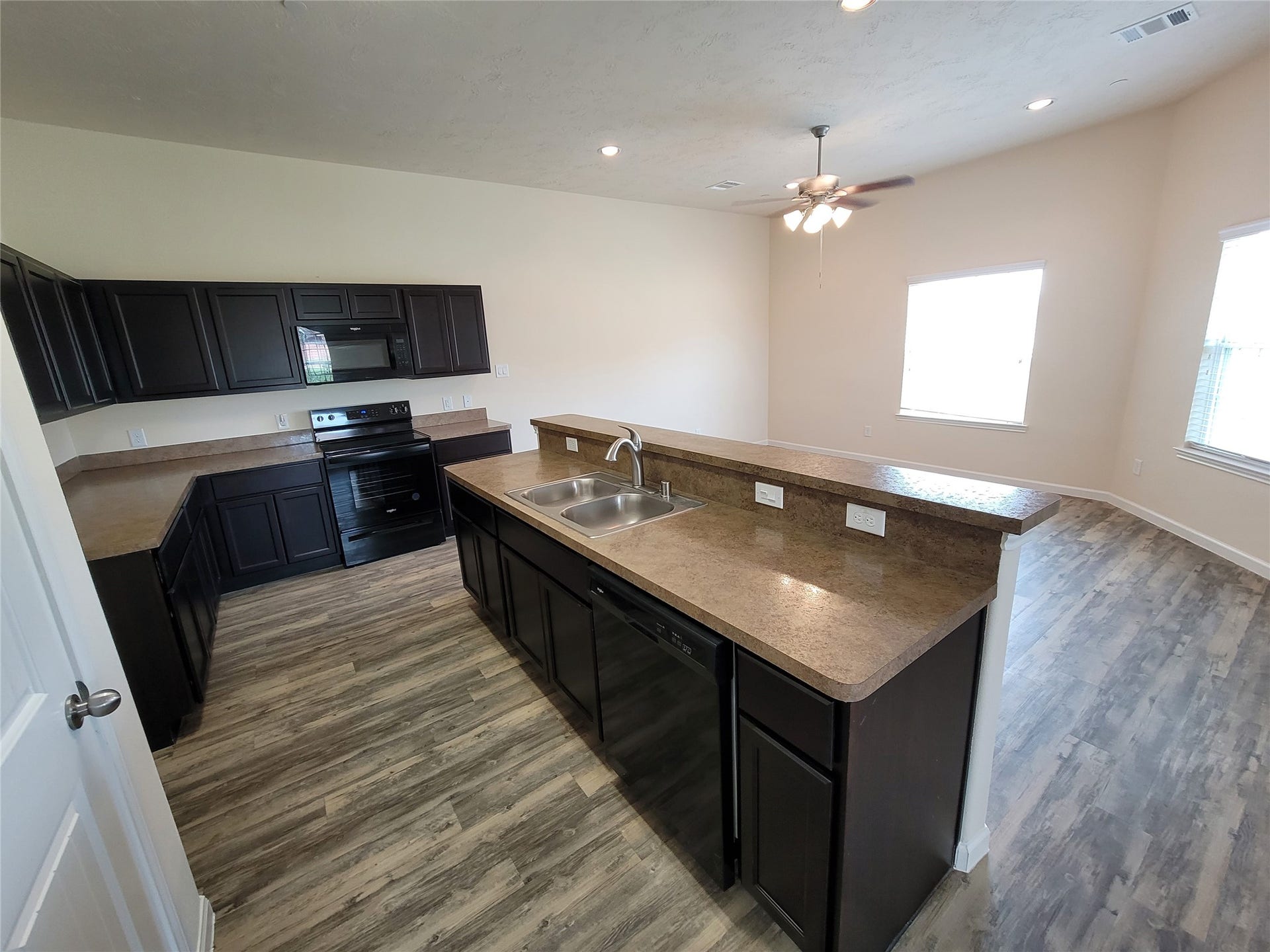 2331 Bermuda Palms Drive, Missouri City, TX 77459 2331 Bermuda Palms Drive, Missouri City, TX 77459