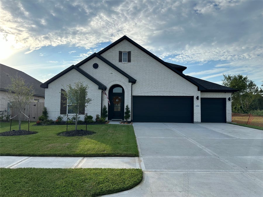 Property photo for 23609 Zinfandel Drive, Alvin, TX