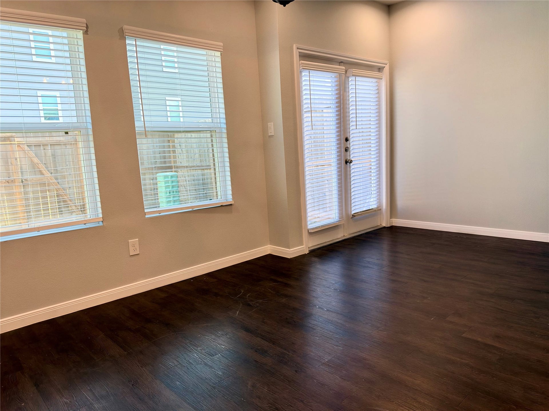 4925 Ambient Drive, Spring, TX 77379 Living Room/Dining Room