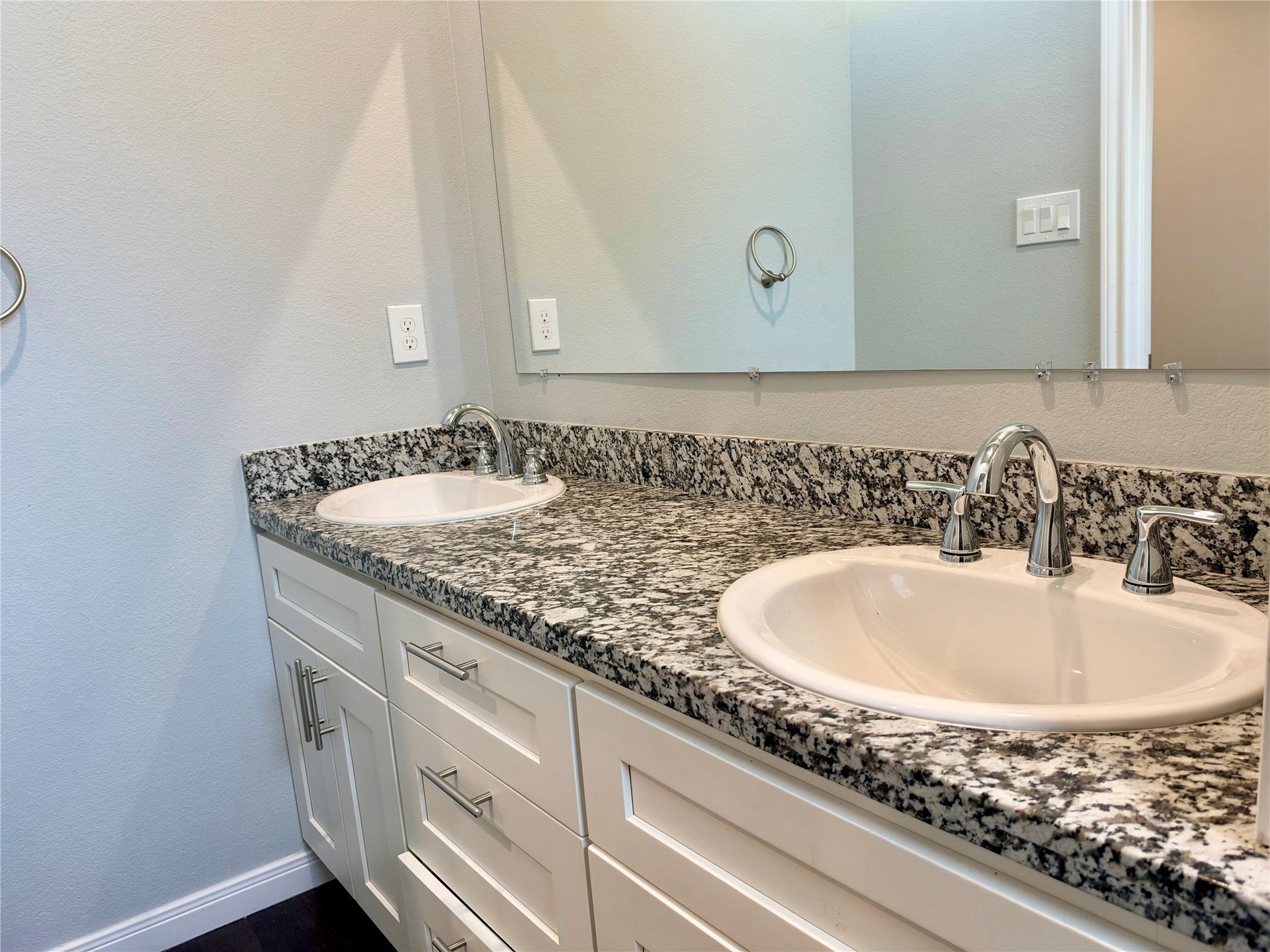 4925 Ambient Drive, Spring, TX 77379 Primary Bath with double sinks
