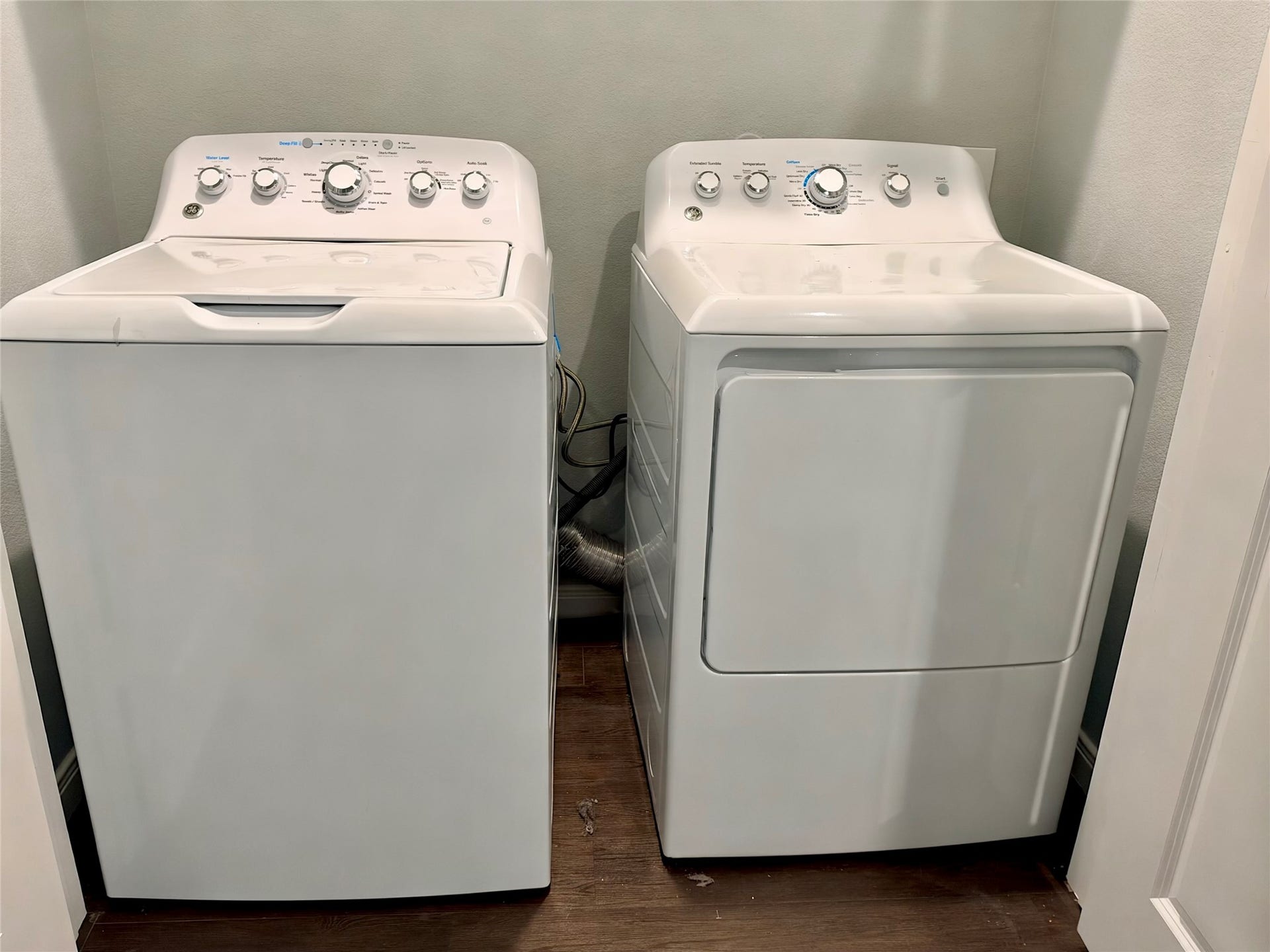 4925 Ambient Drive, Spring, TX 77379 Washer and Dryer included
