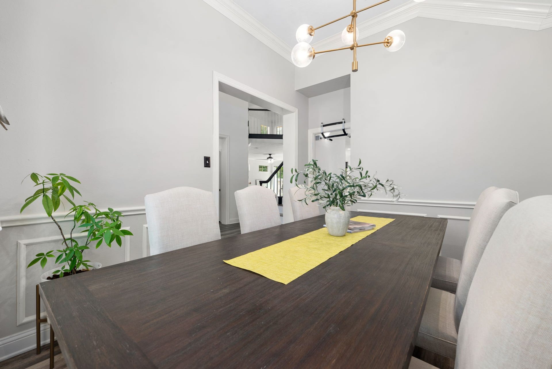 26 Cinnamon Teal Place, The Woodlands, TX 77382 Elegant dining room.