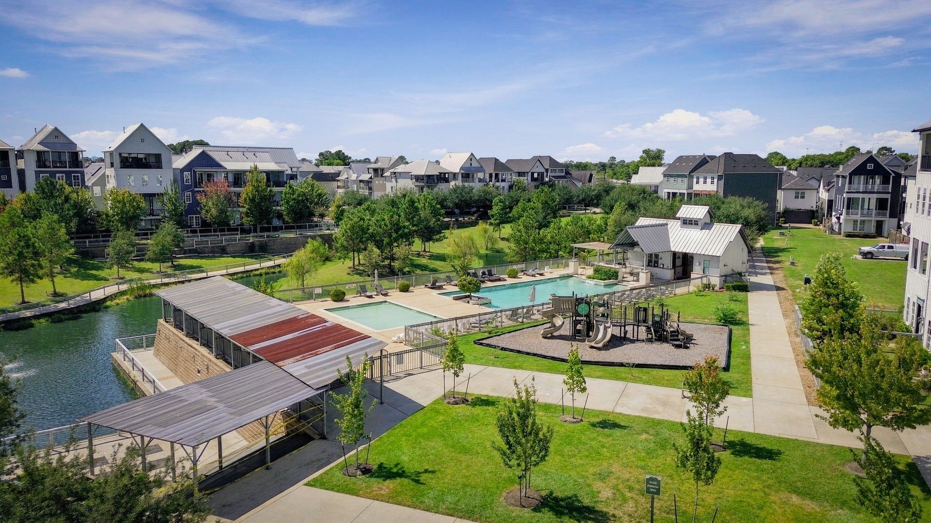 8624 Emnora Lane, Houston, TX 77080 You will love this unique community!