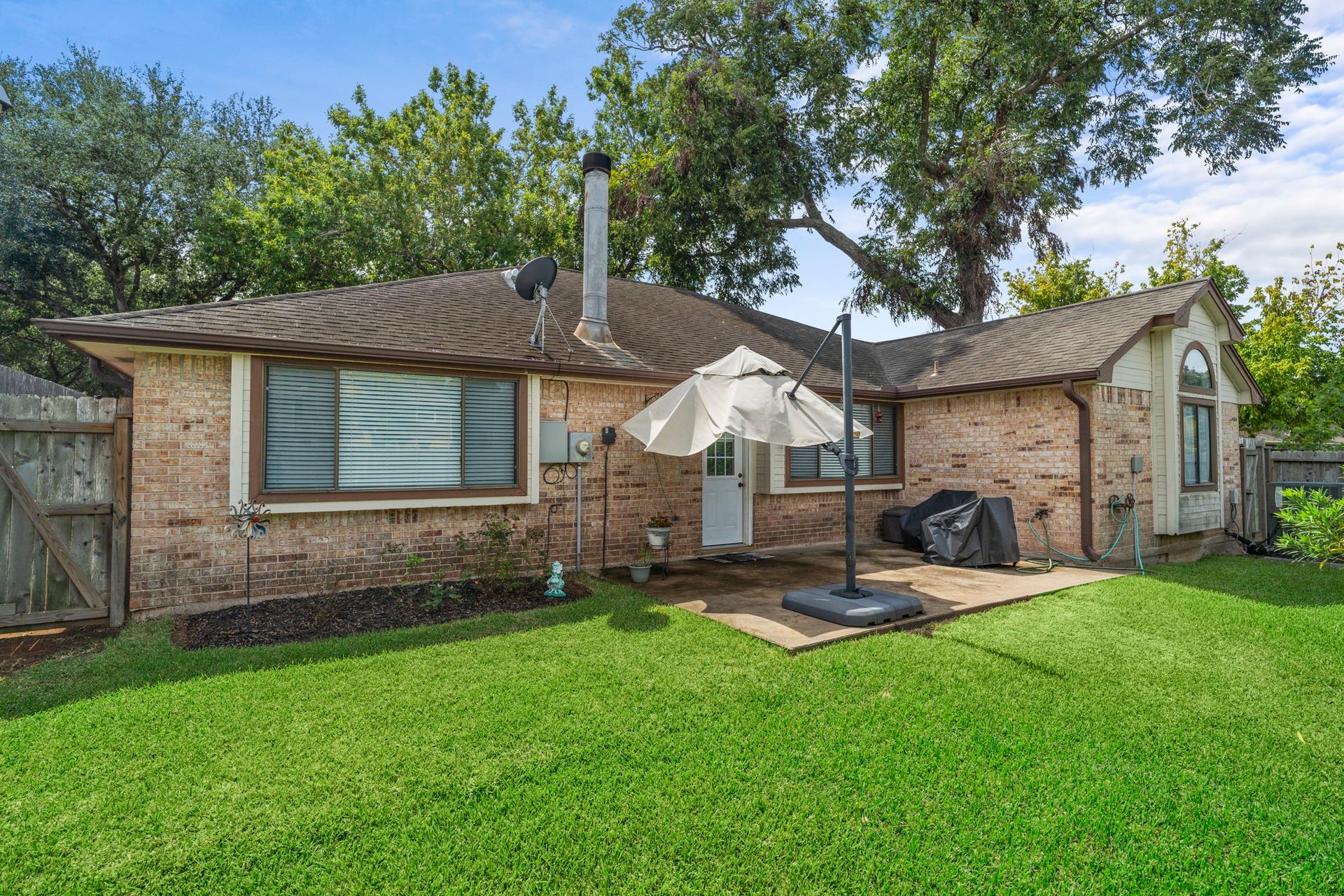 2437 Willow Bend Drive, Richmond, TX 77406 2437 Willow Bend Drive, Richmond, TX 77406