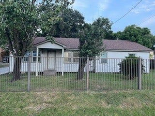 Property photo for 8518 Berwyn Drive, Houston, TX