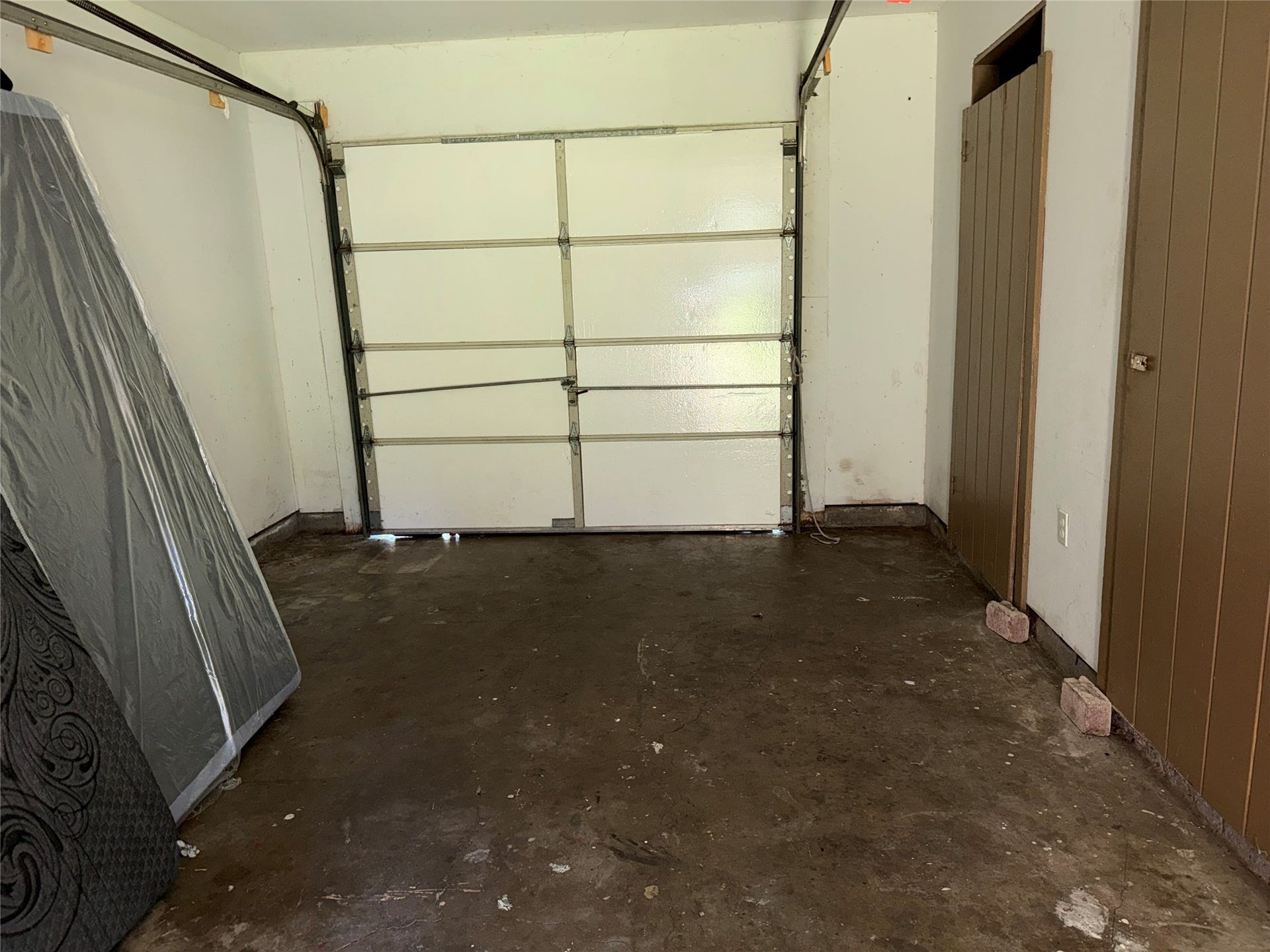 1 car garage