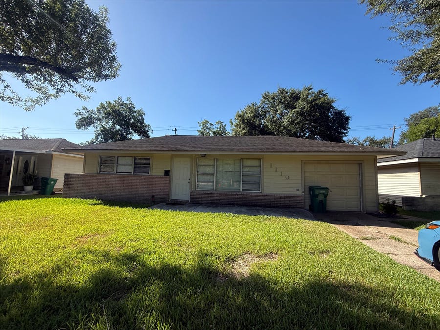 Property photo for 1110 Gary Avenue, Pasadena, TX