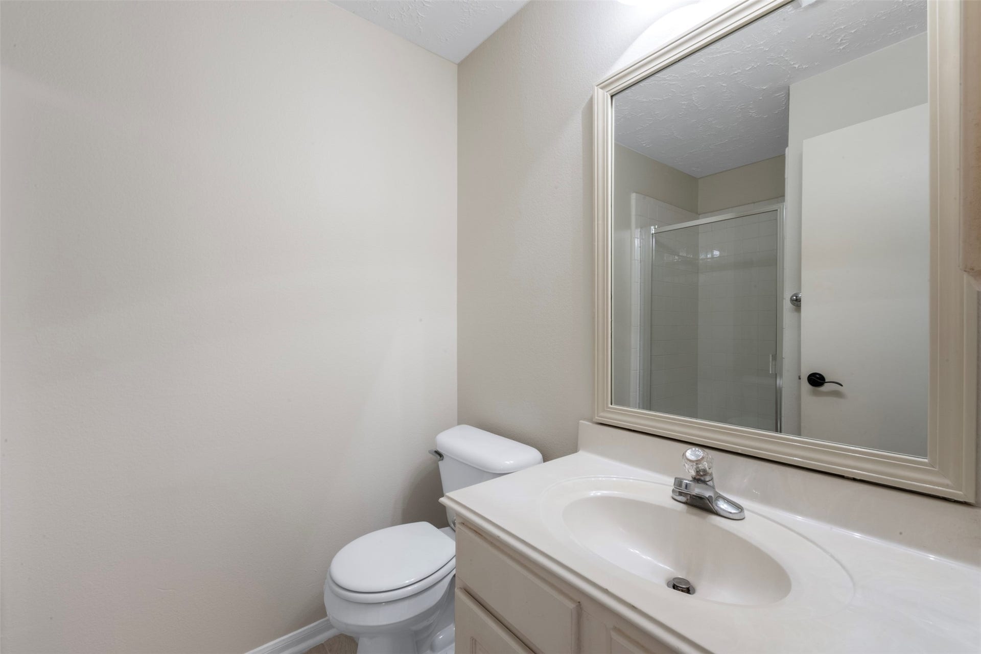 8051 Bay Branch Drive, #423, The Woodlands, TX 77382 Bathroom two