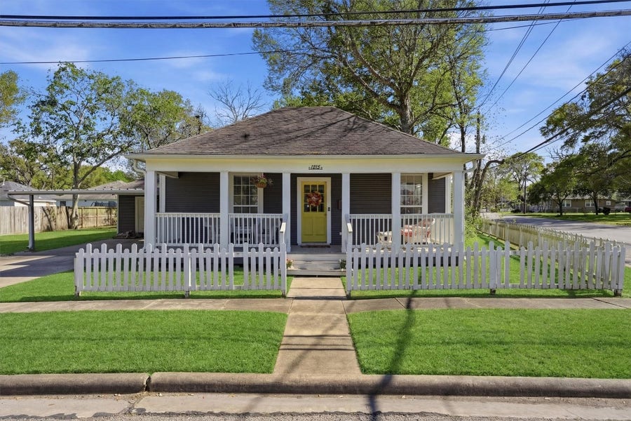 Property photo for 1215 Main Street, Richmond, TX