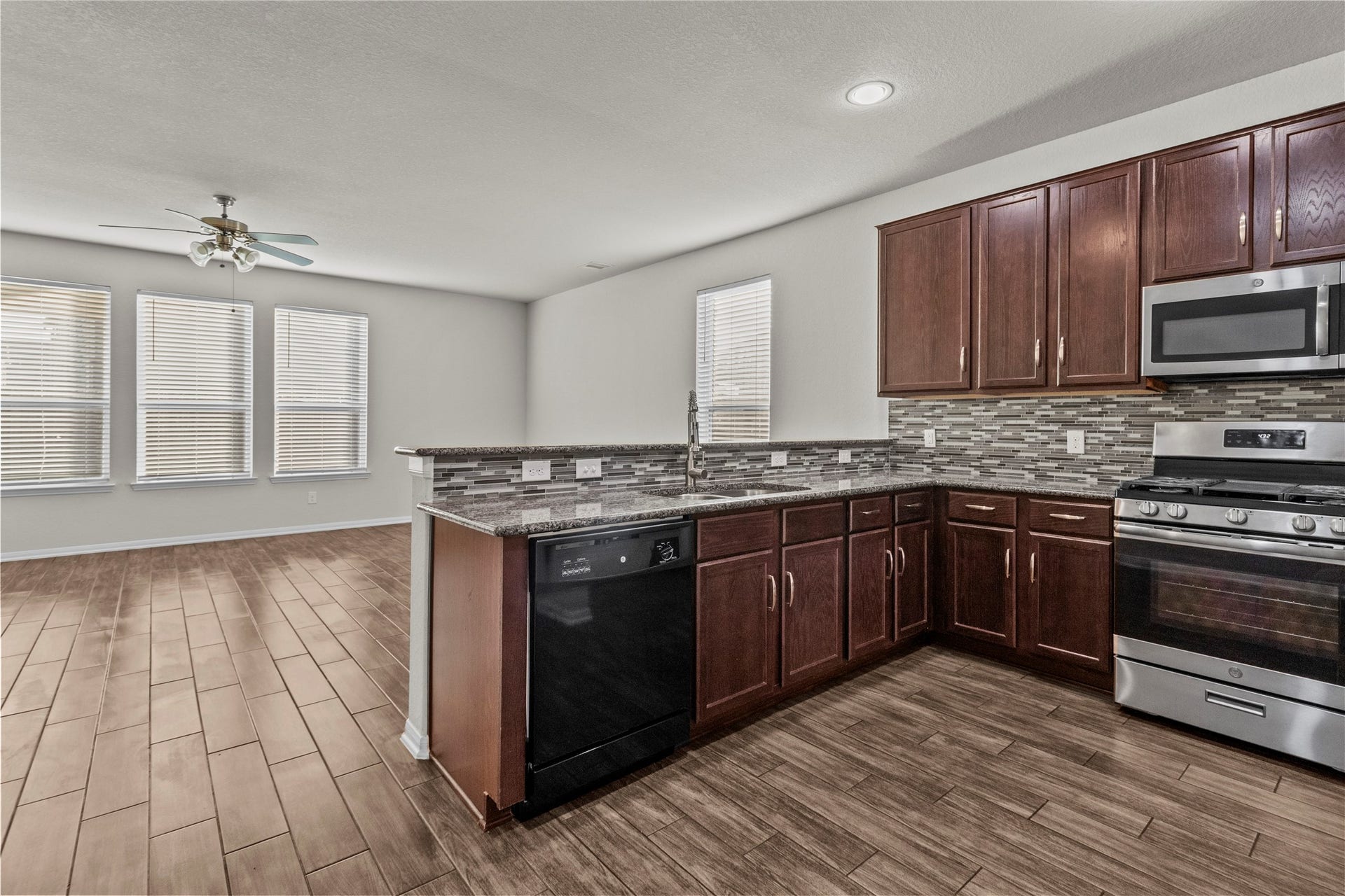 14610 Ruddy Duck Lane, Houston, TX 77049 14610 Ruddy Duck Lane, Houston, TX 77049