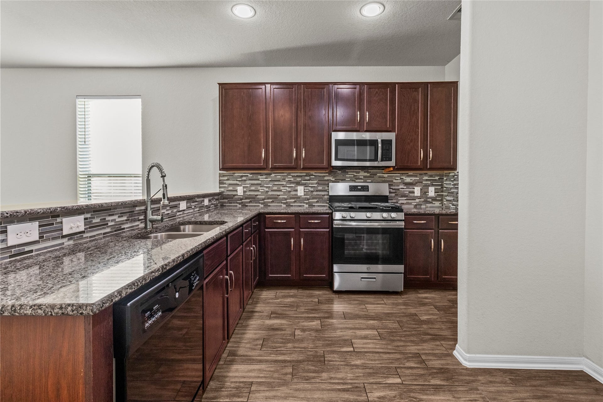 14610 Ruddy Duck Lane, Houston, TX 77049 14610 Ruddy Duck Lane, Houston, TX 77049