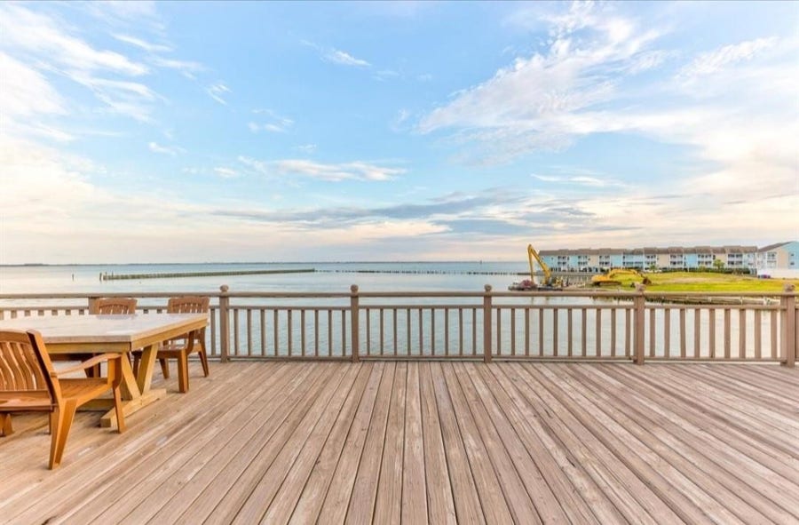 Property photo for 423 Hana Drive, Tiki Island, TX