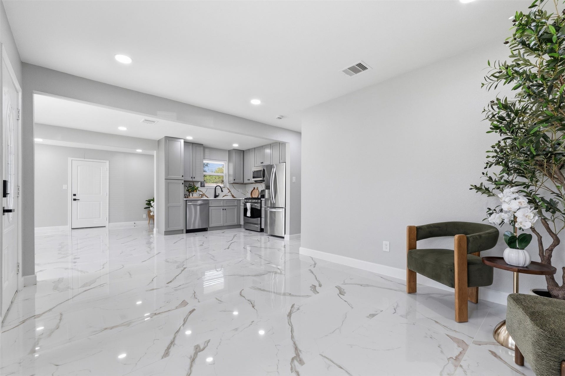 6319 Hopper Road, Houston, TX 77016 6319 Hopper Road, Houston, TX 77016