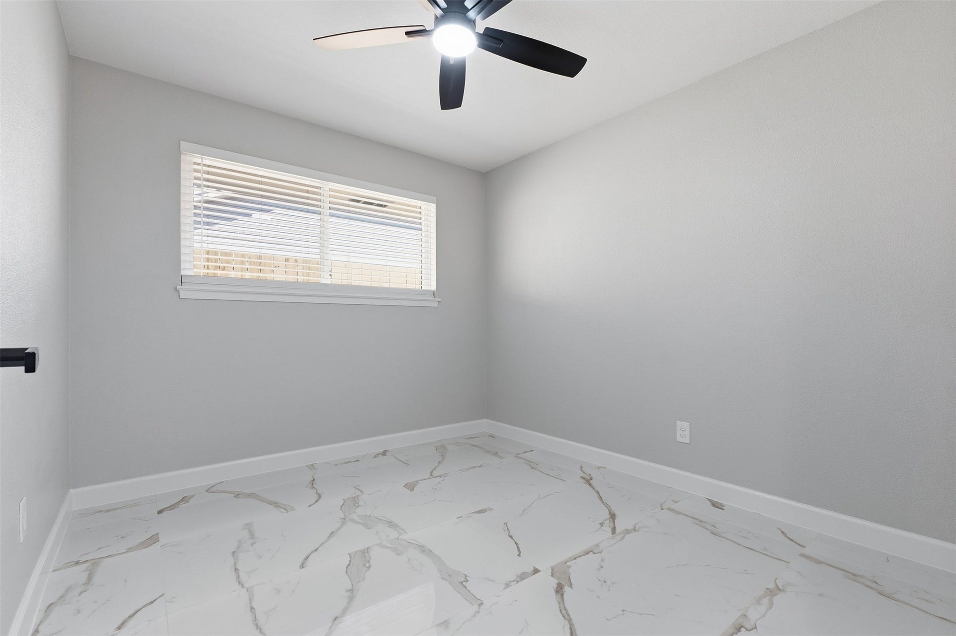 6319 Hopper Road, Houston, TX 77016 6319 Hopper Road, Houston, TX 77016