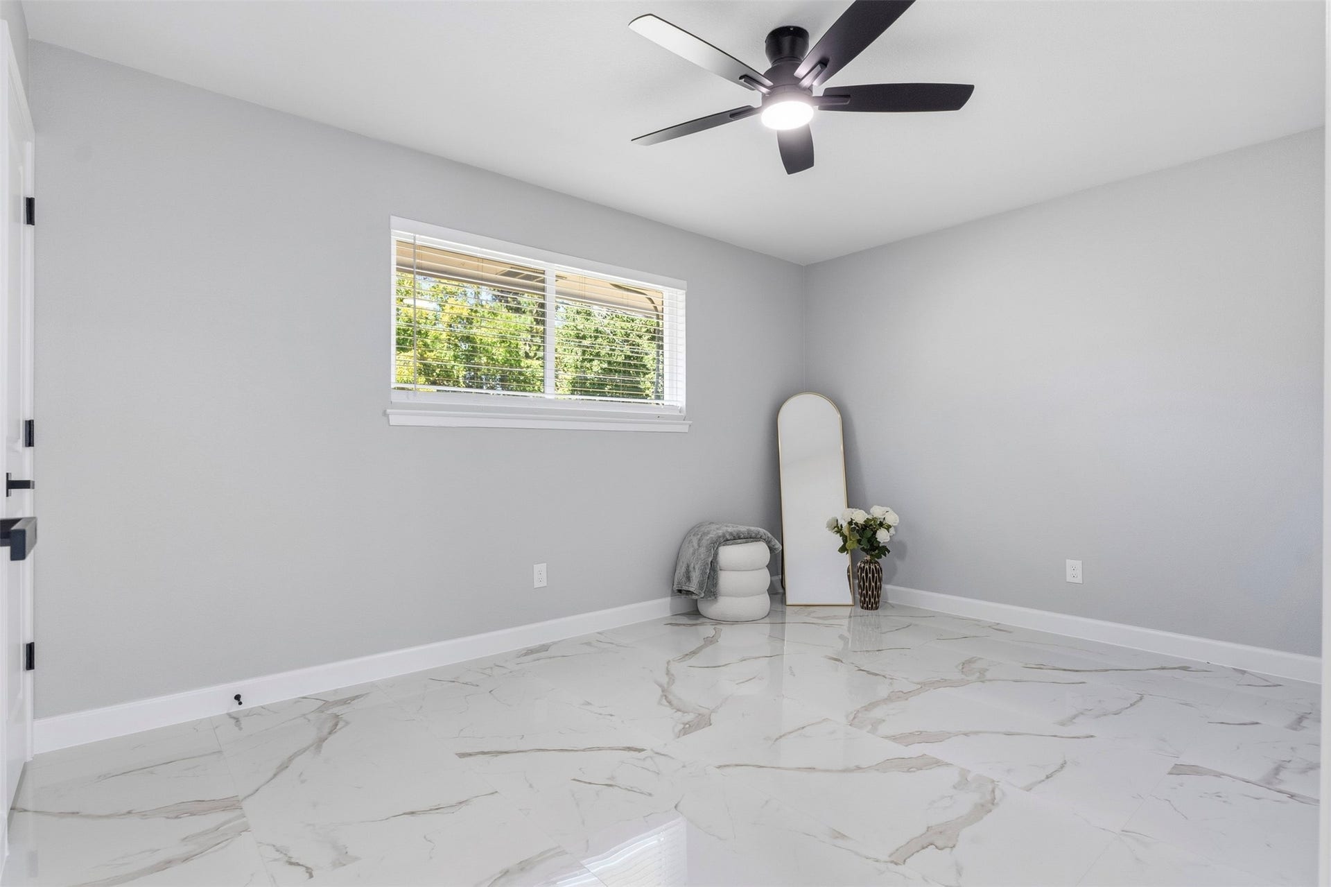 6319 Hopper Road, Houston, TX 77016 6319 Hopper Road, Houston, TX 77016