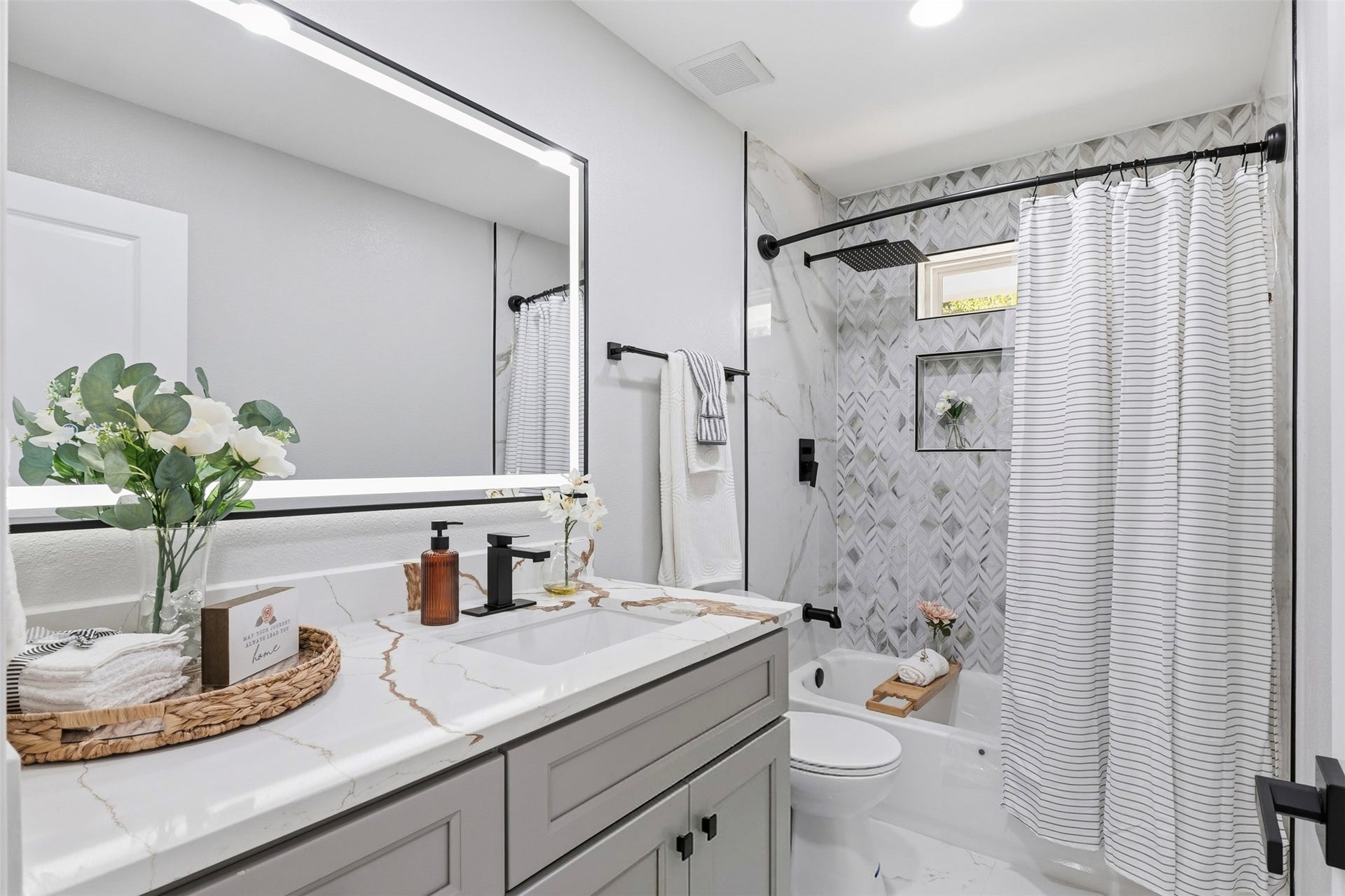 6319 Hopper Road, Houston, TX 77016 6319 Hopper Road, Houston, TX 77016
