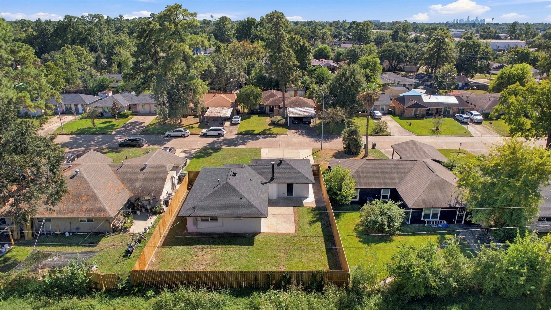 6319 Hopper Road, Houston, TX 77016 6319 Hopper Road, Houston, TX 77016