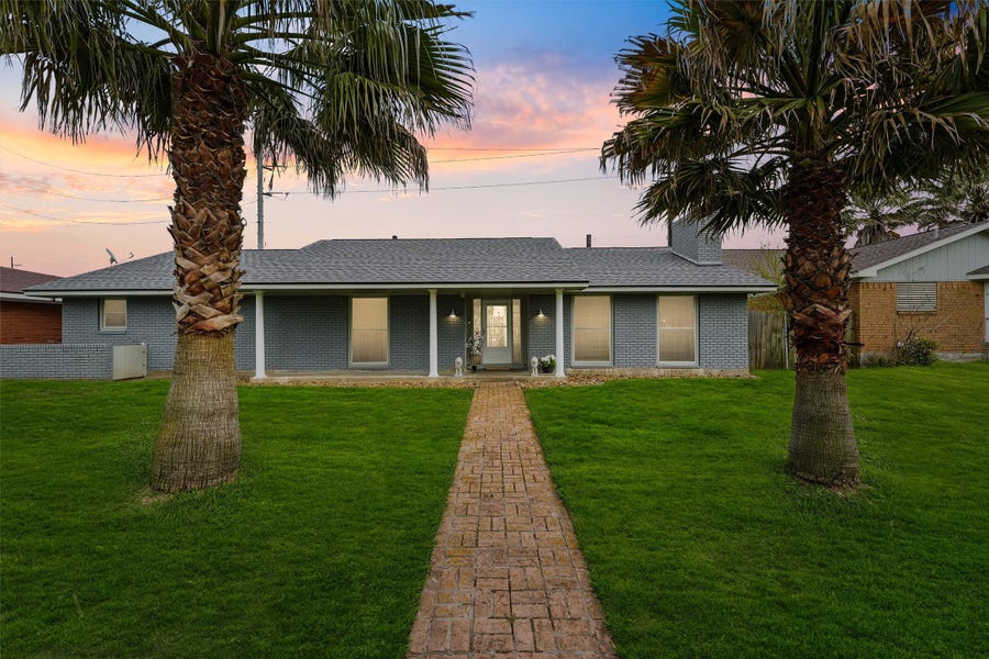 Property photo for 9 S Shore Drive, Galveston, TX