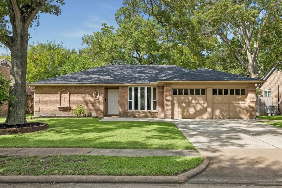 Property photo for 1931 Westlake Road, Houston, TX