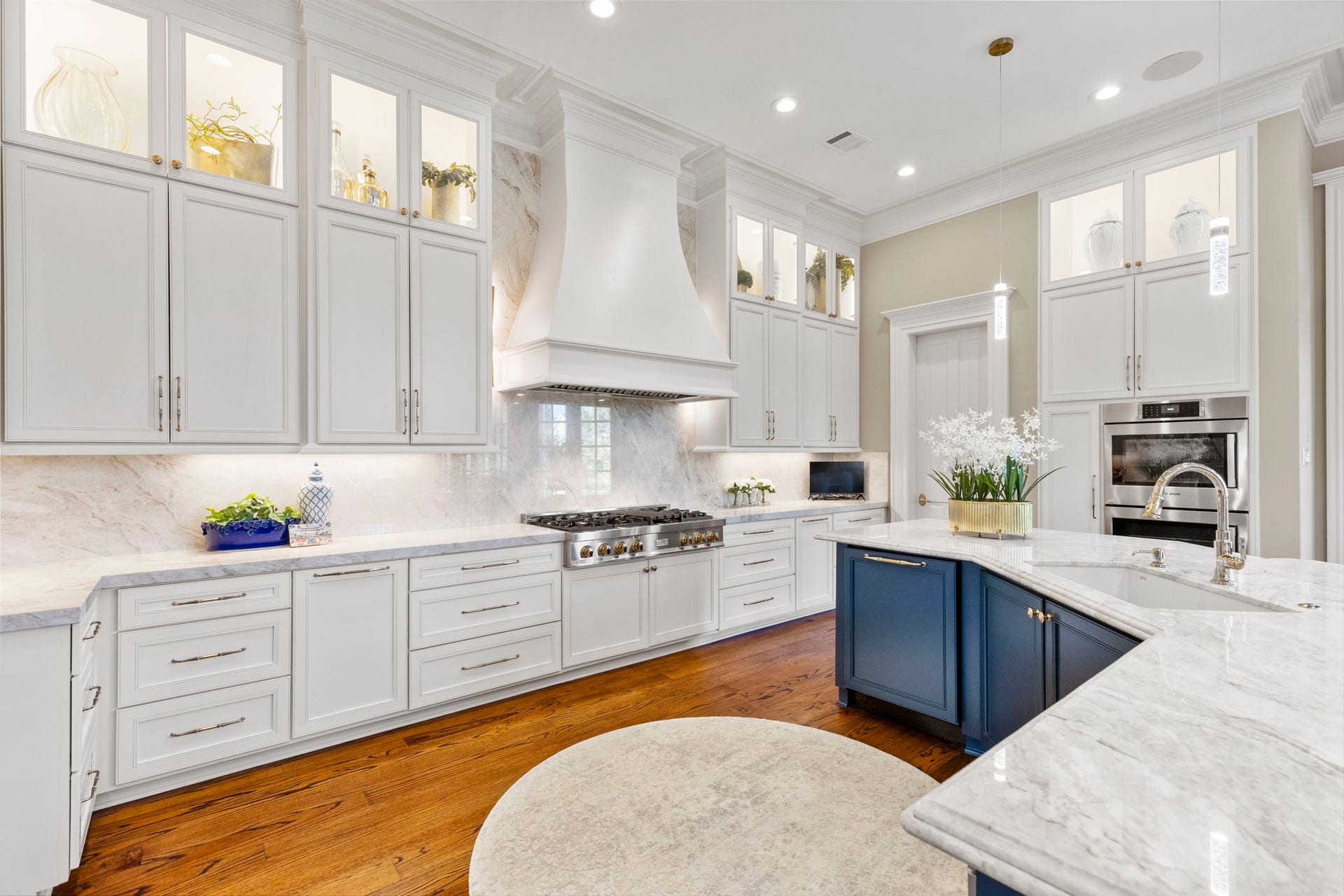 70 North Bay Boulevard, The Woodlands, TX 77380 70 North Bay Boulevard, The Woodlands, TX 77380