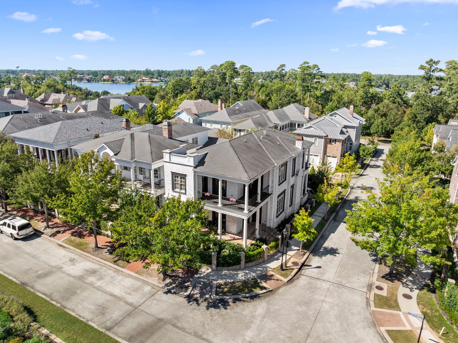 70 North Bay Boulevard, The Woodlands, TX 77380 70 North Bay Boulevard, The Woodlands, TX 77380
