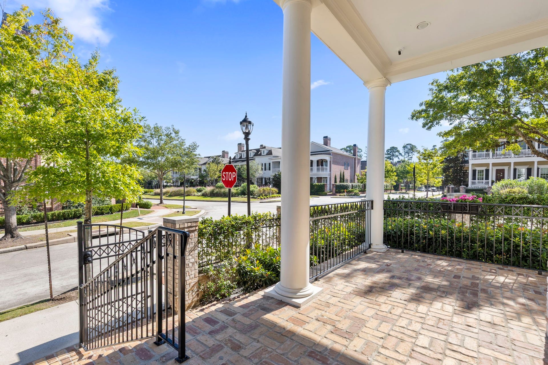 70 North Bay Boulevard, The Woodlands, TX 77380 70 North Bay Boulevard, The Woodlands, TX 77380