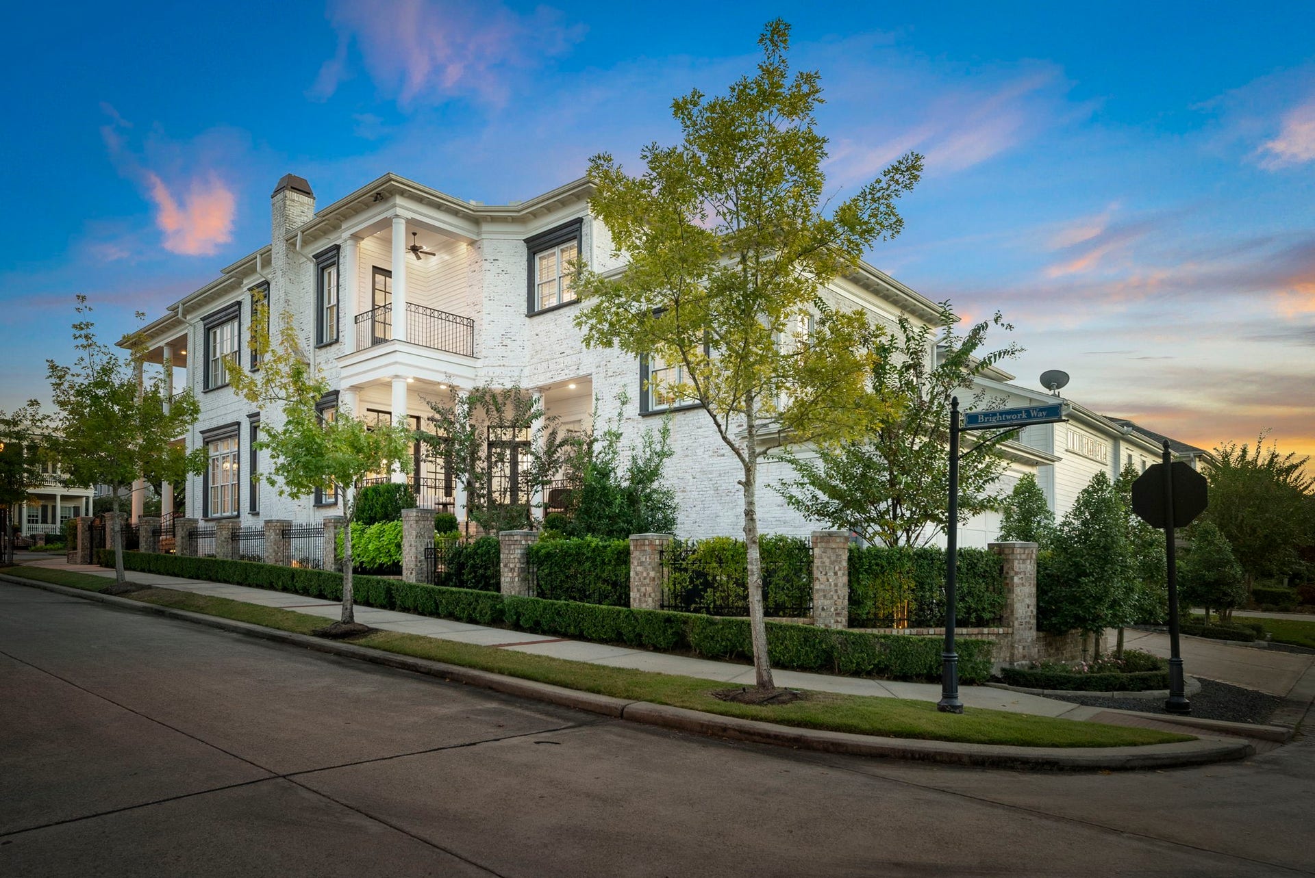70 North Bay Boulevard, The Woodlands, TX 77380 70 North Bay Boulevard, The Woodlands, TX 77380