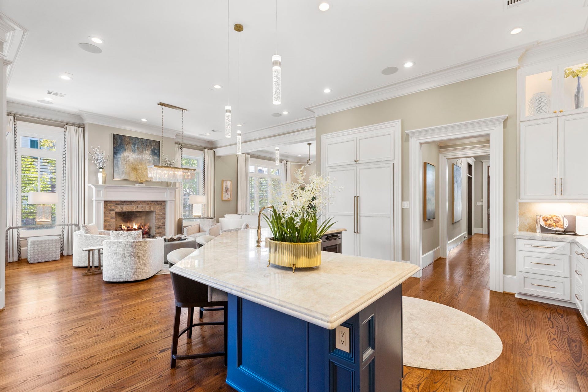 70 North Bay Boulevard, The Woodlands, TX 77380 70 North Bay Boulevard, The Woodlands, TX 77380
