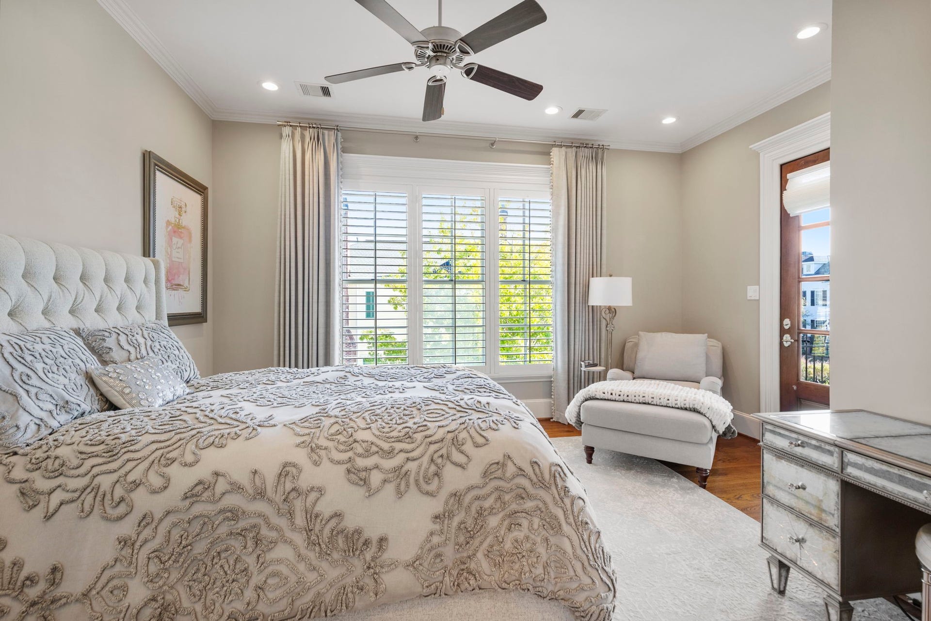 70 North Bay Boulevard, The Woodlands, TX 77380 70 North Bay Boulevard, The Woodlands, TX 77380