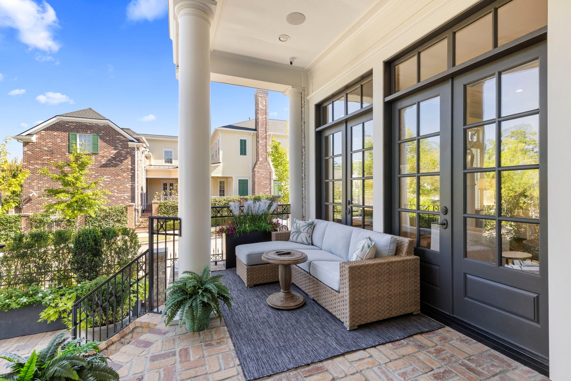 70 North Bay Boulevard, The Woodlands, TX 77380 70 North Bay Boulevard, The Woodlands, TX 77380