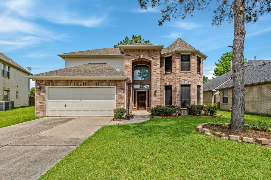Property photo for 2638 Long Leaf Drive, Sugar Land, TX