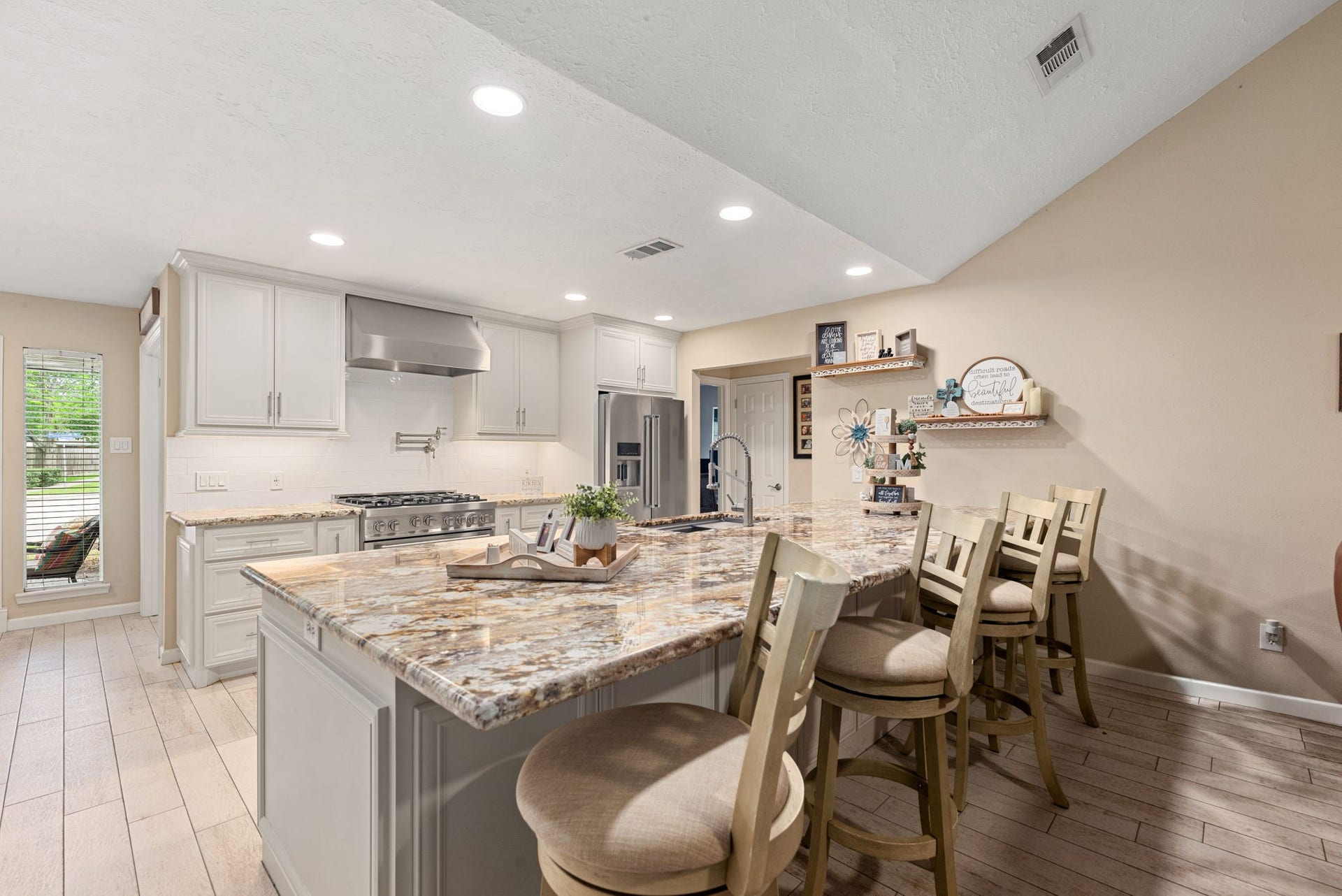 1103 Pinecroft Drive, Sugar Land, TX 77498 1103 Pinecroft Drive, Sugar Land, TX 77498